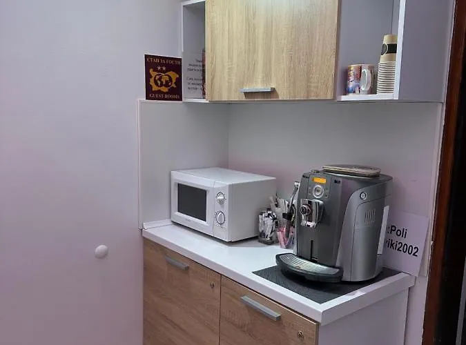 بيت ضيافة “poli”