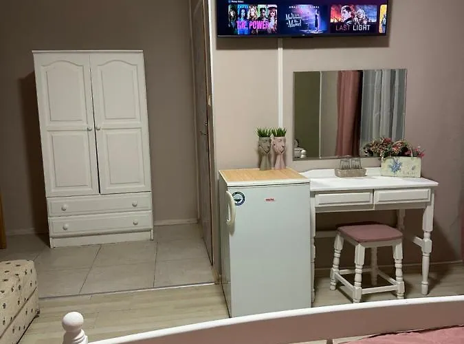 “poli” Guest house